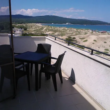 04 Apartament *